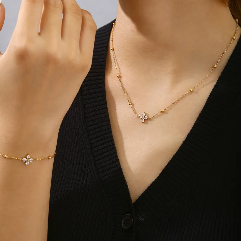 4 Petals Necklace and Bracelet